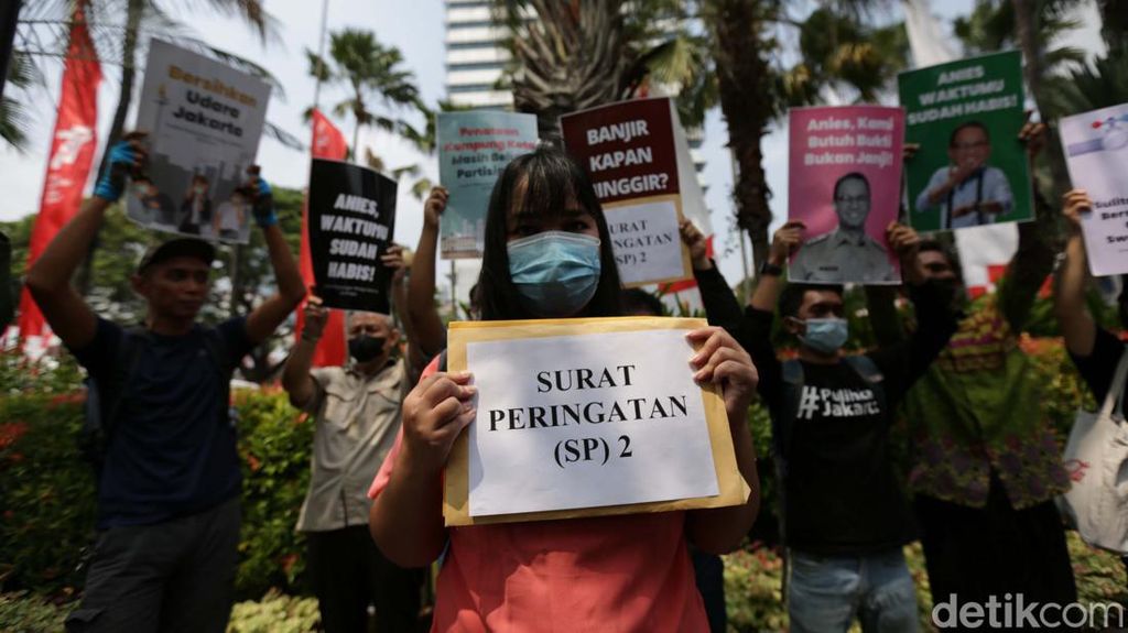 Aktivis Gelar Unjukrasa di Depan Kantor Anies, Ada Apa? Aktivis Gelar Unjukrasa di Depan Kantor Anies, Ada Apa?