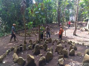 Hasil Cek Fakta Viral Circle Stone di Tasik Punya Koneksi Internet Hasil Cek Fakta Viral Circle Stone di Tasik Punya Koneksi Internet