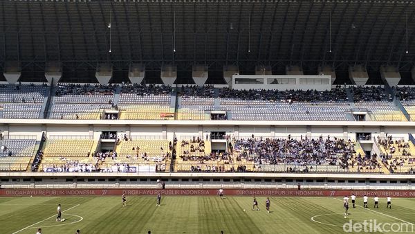 Ironi Big Match Persib Vs Bali United: Stadion GBLA Tetap Lowong