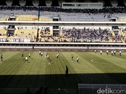 Persib Vs Bali United 0-2 di Babak Pertama, Nadeo Diusir Wasit!