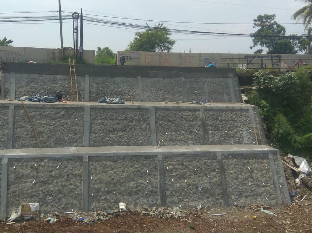 Proyek Tembok Antilongsor Cilebut Ditargetkan Selesai dalam 3 Hari