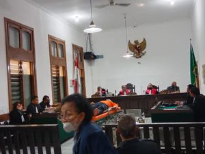 Hakim Setop Adili Terdakwa yang Mengaku Sakit, Pelapor Lapor MA Hakim Setop Adili Terdakwa yang Mengaku Sakit, Pelapor Lapor MA
