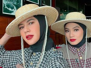 Foto: Titi Kamal & Paula Verhoeven Berhijab untuk Zaskia Sungkar, Manglingi Foto: Titi Kamal & Paula Verhoeven Berhijab untuk Zaskia Sungkar, Manglingi
