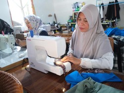 Dapat 22 Mesin Jahit, Pendapatan UMKM Baju di Sinjai Naik 5 Kali Lipat