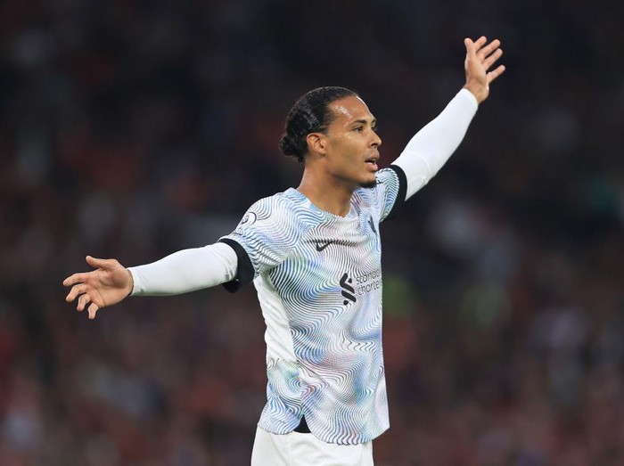 MANCHESTER, ENGLAND - AUGUST 22: Virgil van Dijk of Liverpool during the Premier League match between Manchester United and Liverpool FC at Old Trafford on August 22, 2022 in Manchester, United Kingdom. (Photo by Simon Stacpoole/Offside/Offside via Getty Images)