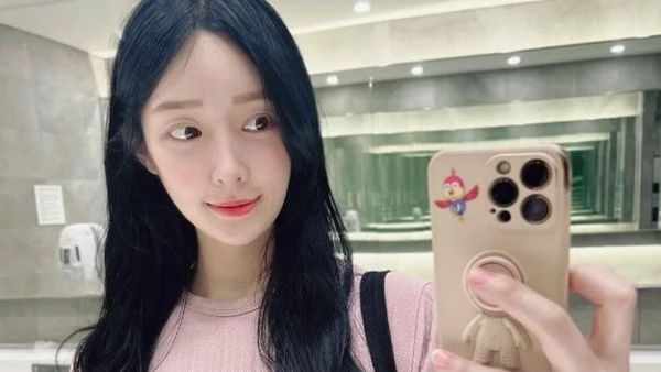 Potret Cantik Ahreum eks T-Ara Pamer Perut Hamil