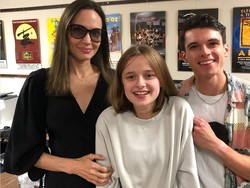 Angelina Jolie Mempekerjakan Anaknya Sendiri Jadi Asisten, Tak Digaji
