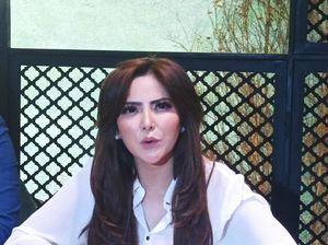 Ayu Aulia dan Ade Ratna Sari Buat Perjanjian Perdamaian, Apa Isinya? Ayu Aulia dan Ade Ratna Sari Buat Perjanjian Perdamaian, Apa Isinya?