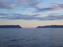 Unik, 2 Pulau Berjarak 4 Kilometer tapi Beda Waktu 21 Jam