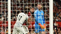 Duel MU vs Liverpool berjalan dalam tensi tinggi, terutama di bagian akhir usai si Merah menipiskan ketinggalan lewat gol Mo Salah. Foto: Liverpool FC via Getty Images/Andrew Powell