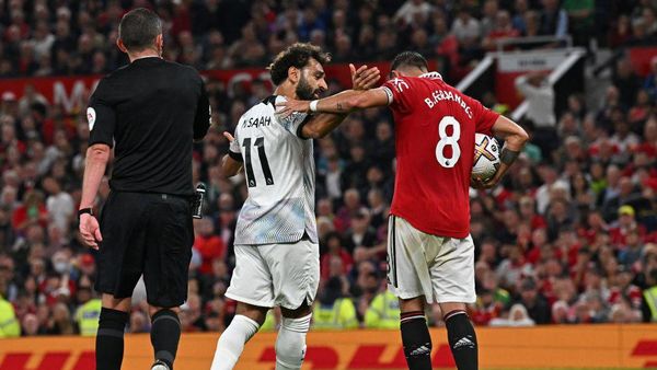 Momen Bruno Fernandes Ulur Waktu Sebelum Kena Cekik Klopp