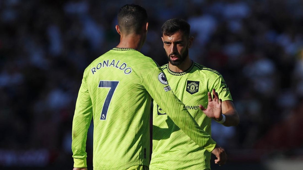 Bruno Fernandes dan Cristiano Ronaldo dinilai tak bisa bermain bersama di Manchester United. (Foto: AFP via Getty Images/IAN KINGTON)