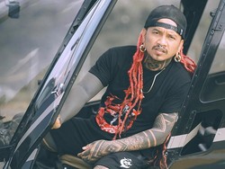 Ngilu! Selebgram Dellu Uyee Lakukan Body Suspension, Tubuh Digantung Pakai Kait