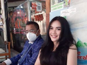 Begini Pose Aspri Ke-6 Dhea Qiqi saat Ngopi Bareng Hotman Paris