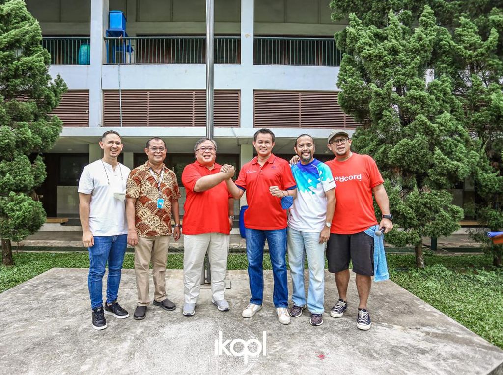 SMA Ini Punya Ekskul Bulutangkis, Pelatihnya.. Candra Wijaya! SMA Ini Punya Ekskul Bulutangkis, Pelatihnya.. Candra Wijaya!
