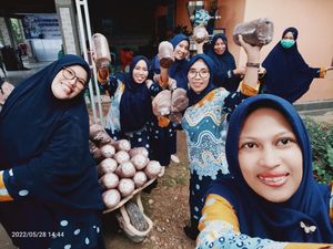 Emak-emak PKK di Mamuju Raup Untung dari Budidaya Jamur Tiram