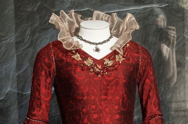 Foto: instagram.com/houseofthedragonhbo Warna merah keluarga Targaryen/