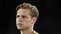 Pada saat ini sudah bukan rahasia lagi jika MU menginginkan Frenkie De Jong dari Barcelona. Faktanya, potensi transfer sejauh ini masih mengalami kebuntuan. Foto: Jose Breton/Pics Action/NurPhoto via Getty Images