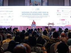 Ganjar Ajak Ikatan Sarjana Ekonomi Bantu Perekonomian Daerah