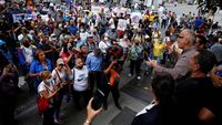 Massa Guru di Venezuela Gelar Demo Besar-besaran