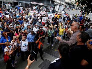 Massa Guru di Venezuela Gelar Demo Besar-besaran