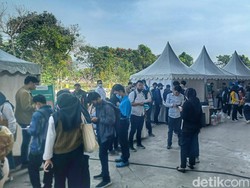 Para Pencari Kerja Serbu Job Fair di Dome Balerame Soreang