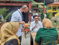 Diminta Jokowi Belanja Produk Lokal, Ini Kata Pengusaha