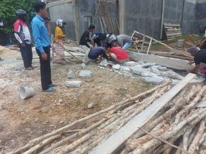 2 Pekerja di Kalsel Tewas Tertimpa Material Bangunan Ruko 2 Pekerja di Kalsel Tewas Tertimpa Material Bangunan Ruko