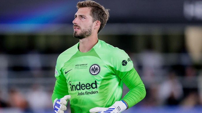 HELSINKI, FINLAND - AUGUST 10: Kevin Trapp of Eintracht Frankfurt  during the UEFA Super Cup   match between Real Madrid v Eintracht Frankfurt at the Olympic Stadium Helsinki on August 10, 2022 in Helsinki Finland (Photo by David S. Bustamante/Soccrates/Getty Images)