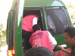 Jadi Tersangka, Kejari Tahan Dirut-2 Pejabat RSUD Praya Lombok Tengah Jadi Tersangka, Kejari Tahan Dirut-2 Pejabat RSUD Praya Lombok Tengah