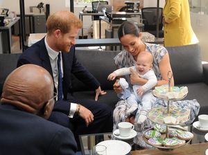 Tetap Bertugas usai Kamar Archie Kebakaran, Meghan Markle: Tak Masuk Akal Tetap Bertugas usai Kamar Archie Kebakaran, Meghan Markle: Tak Masuk Akal