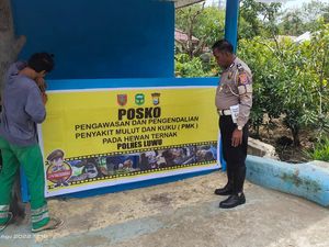 Polisi di Luwu Lakukan Penyekatan Lalu Lintas Hewan Ternak Cegah PMK Polisi di Luwu Lakukan Penyekatan Lalu Lintas Hewan Ternak Cegah PMK
