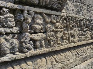 Melihat Lebih Dekat Gambaran Siksa Neraka di Relief Candi Jago Melihat Lebih Dekat Gambaran Siksa Neraka di Relief Candi Jago