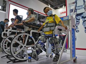 Robot-robot Canggih Mejeng di Pameran Dunia