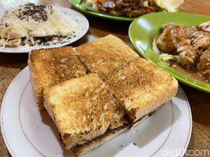 5 Roti Bakar Kaki Lima Jadul di Jakarta yang Berusia Puluhan Tahun! 5 Roti Bakar Kaki Lima Jadul di Jakarta yang Berusia Puluhan Tahun!