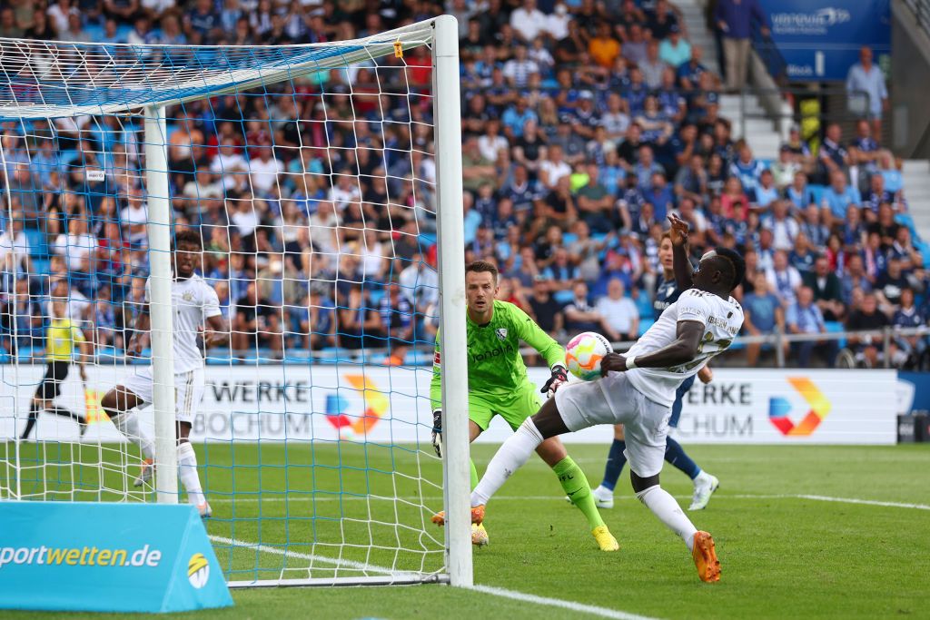 BOCHUM, GERMANY - AUGUST 21: Sadio Mane of Bayern Muenchen celebrates after scoring his team's fourth goal during the Bundesliga match between VfL Bochum 1848 and FC Bayern München at Vonovia Ruhrstadion on August 21, 2022 in Bochum, Germany. (Photo by Alex Gottschalk/DeFodi Images via Getty Images)