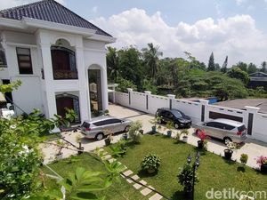 Usut Kasus Suap, KPK Geledah 2 Rumah Rektor Unila di Lampung Usut Kasus Suap, KPK Geledah 2 Rumah Rektor Unila di Lampung