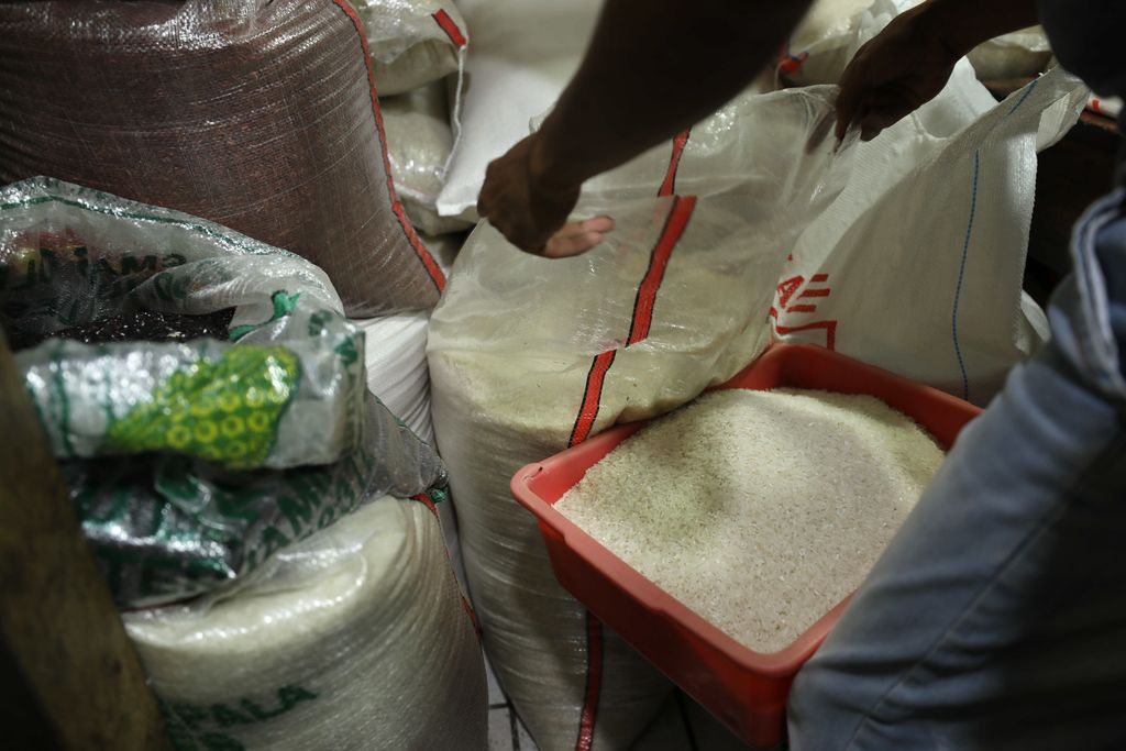 Stok Gudang Beras di Pasar Jakarta Masih Aman. (CNBC Indonesia/Tri Susilo) Stok Gudang Beras di Pasar Jakarta Masih Aman. (CNBC Indonesia/Tri Susilo)