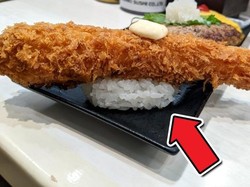 Wouw! Sushi di Gerai Ini Pakai Topping Jumbo yang Menutupi Nasi