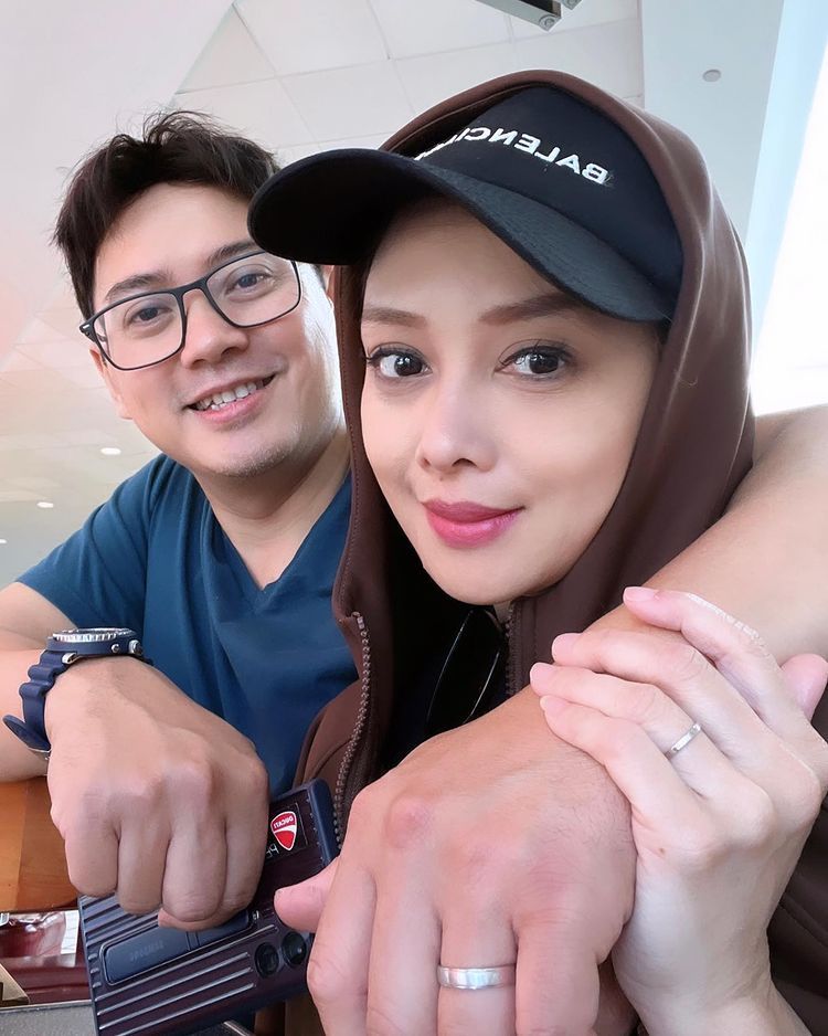 Terry Putri dan suami