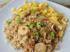 Resep Pembaca: Resep Nasi Goreng Telur Bakso yang Gurih Praktis Buat Sarapan Resep Pembaca: Resep Nasi Goreng Telur Bakso yang Gurih Praktis Buat Sarapan