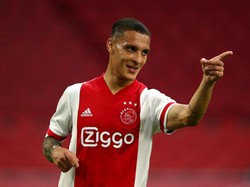 Van Basten Kritik Transfer Mahal Antony ke MU