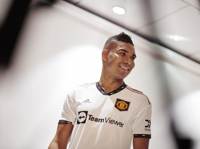 MANCHESTER, ENGLAND - AUGUST 25: (EXCLUSIVE COVERAGE) Casemiro of Manchester United poses after signing for the club at Carrington Training Ground on August 25, 2022 in Manchester, England. (Photo by Manchester United/Manchester United via Getty Images)