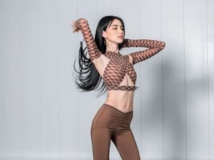 Davika Hoorne Pamer Body Goal, Perut Rata Jadi Idaman Davika Hoorne Pamer Body Goal, Perut Rata Jadi Idaman