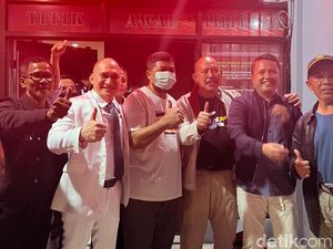 13 Terdakwa Korupsi Ganti Rugi Lahan Tol Padang-Pekanbaru Divonis Bebas 13 Terdakwa Korupsi Ganti Rugi Lahan Tol Padang-Pekanbaru Divonis Bebas