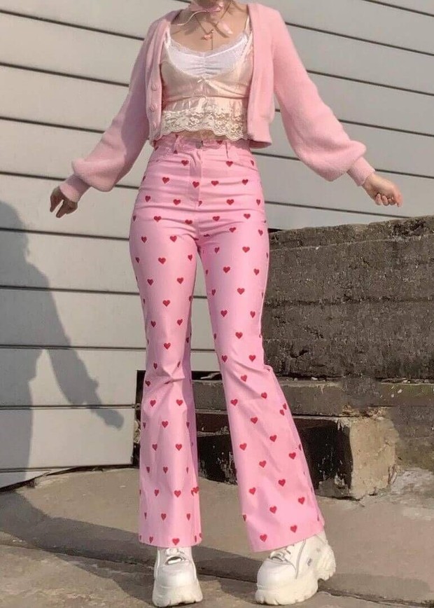 Flare Pants/Foto: Pinterest/Storenvy Flare Pants/Foto: Pinterest/Storenvy