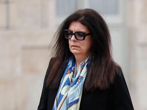 Pewaris LOreal yang Jadi Wanita Terkaya Dunia Putuskan Pensiun di Usia 71 Pewaris LOreal yang Jadi Wanita Terkaya Dunia Putuskan Pensiun di Usia 71
