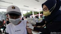 Kejar Syarat Perjalanan, Vaksinasi Booster di Bekasi Didatangi Warga
