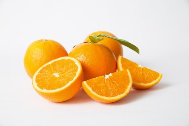 Jeruk mengandung vitamin C yang bagus untuk mata