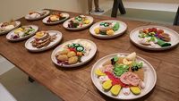 Hati-hati Tertipu! Monster Makanan Ini Ternyata Karya Seni Loh